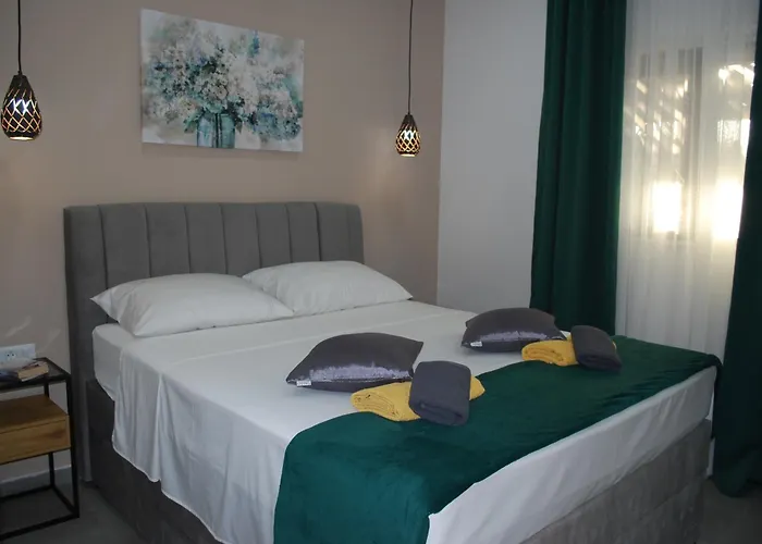 Hollywood Apartament *